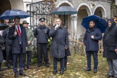 MS2_9057
