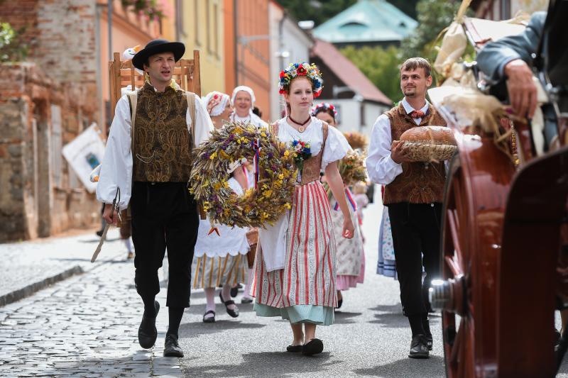 Velkolepý průvod s historickými traktory. Nenechte si ujít Krajské dožínky!